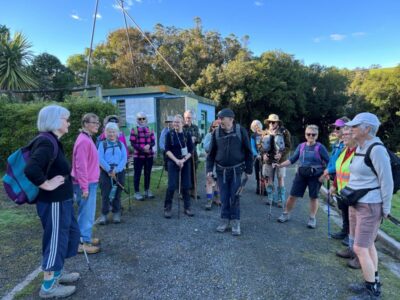 29 apr macandrew bay hikers briefing at the penguin trust photo & caption jenni
