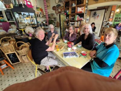 28 Oct Bethunes Gully Hikers cafe 2. Photo & caption Helen